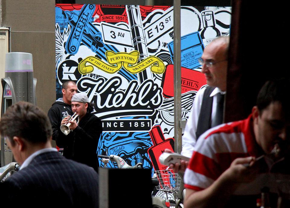 Working the Lunch Crowd: Rue Saint-Honoré. Photograph by Dan Mangan